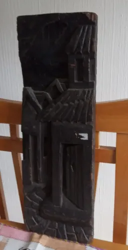 Escultura de Madeira Rústica - Decoração Artesanal.