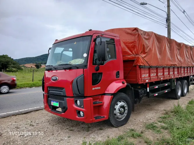 Caminhão Ford cargo 2428 11/12