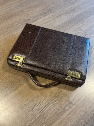 Maleta antiga executiva de couro legítimo (anos 90) em perfeito estado 