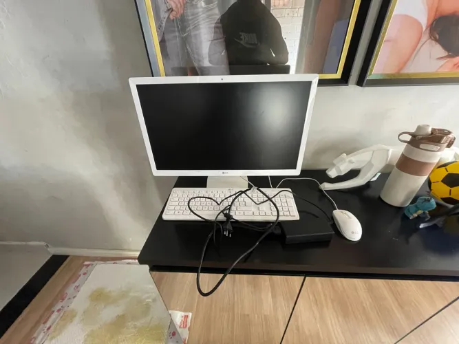 Computador LG TELA FINA SEM GABINETE, ÓTIMO PARA RECEPÇÃO DE EMPRESA   