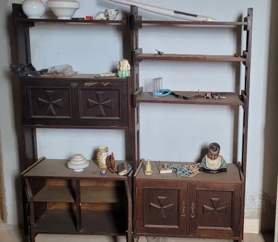 Estante de madeira maciça