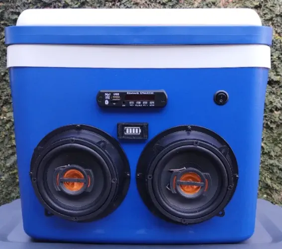 Caixa Térmica com som Bluetooth 