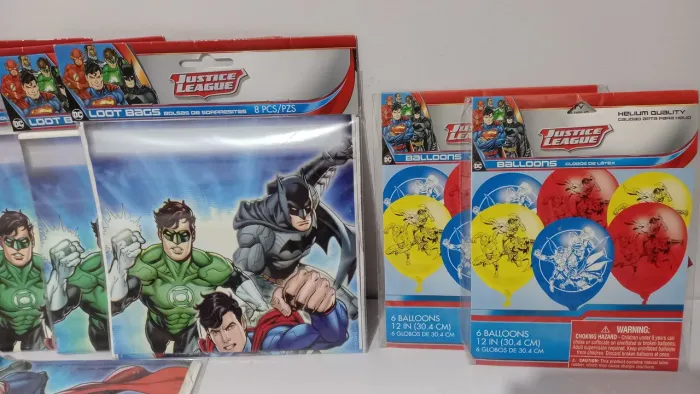 48 Sacolas de festa e 12 balões liga da justiça