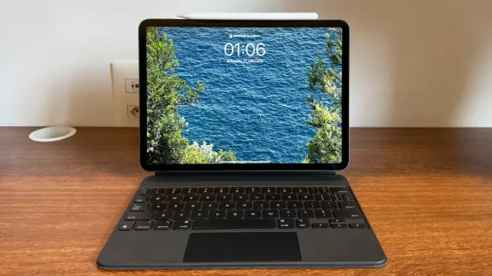 iPad Pro 11' M2 3ª Geração 256GB + Apple Pencil + Smart Keyboard Folio