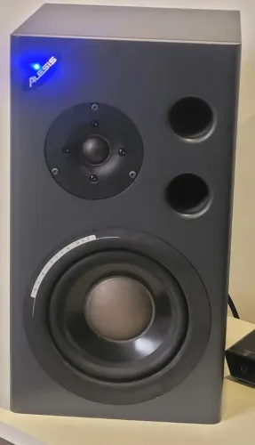 Par de  monitor de estúdio Alesis M1 Active MK 2