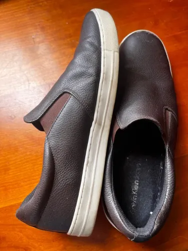 Sapato em couro Calvin Klein número 42 R$160