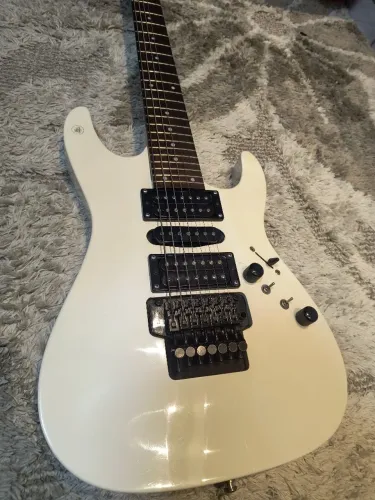 Guitarra 7 cordas Koreana (troco por Baixo ou PC)