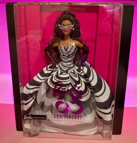 Boneca Barbie Signature Coleção 65th Anniversary Brunette