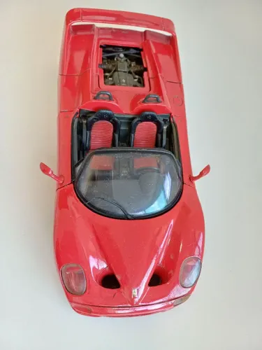 Ferrari F50 Vermelha - escala 1/18