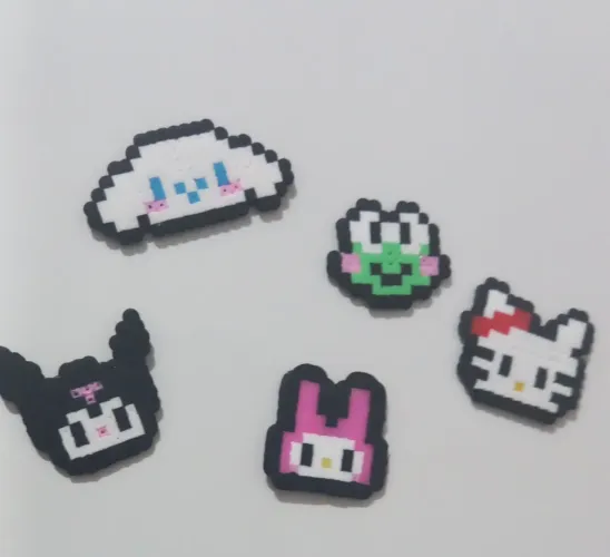 Ímãs Sanrio Pixel Art - Hello Kitty, Kuromi, My melody, Keroppi e Cinnamonroll