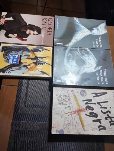 Livros em ótimo estado! Diversos gêneros.