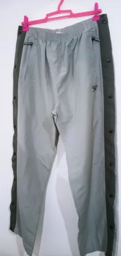 Calça Speedo Esportiva (original)Cinza com Detalhes. Tam.G.G. ( Usada).