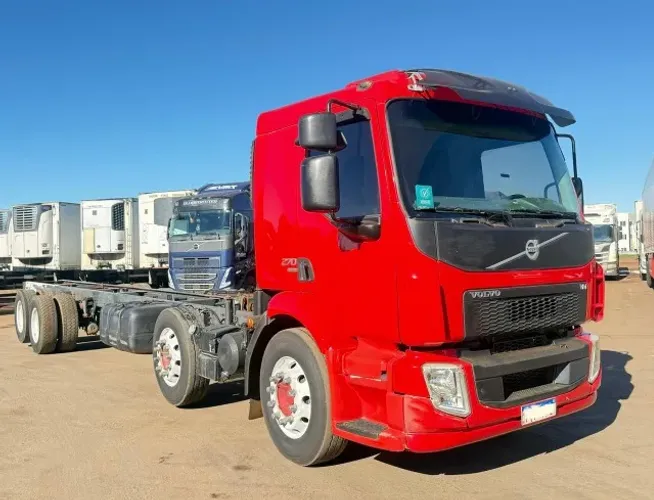 VM 270 Bitruk 8x2 ano 2015