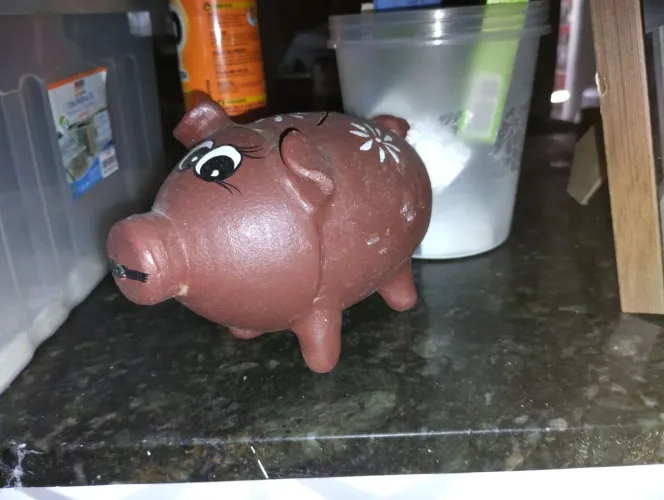 Porco cofre de barro