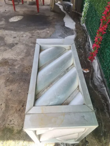 Lixeira de alumínio grande