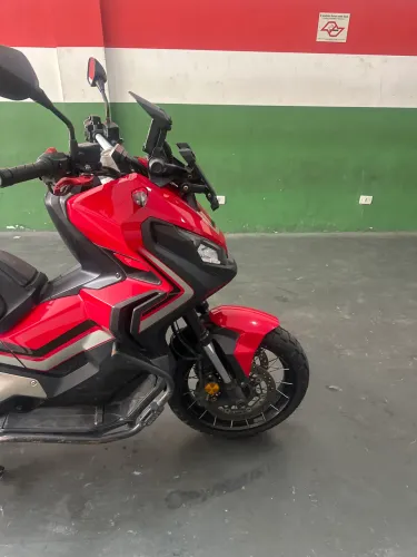 X-ADV 2021 pequena monta