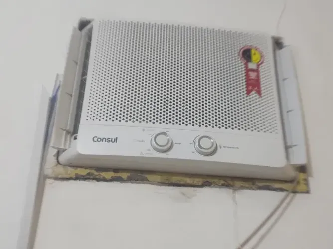 Ar condicionado Consul de 7500 BTUs janela