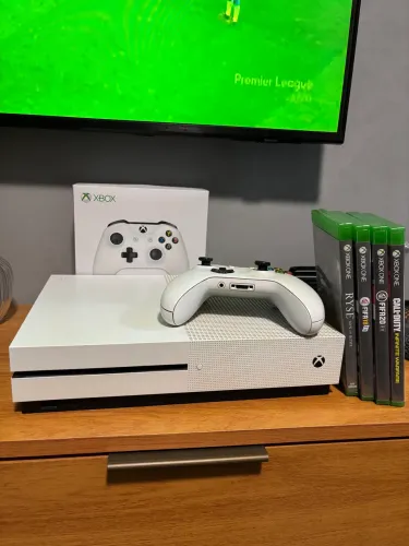 XBOX ONE S 500gb