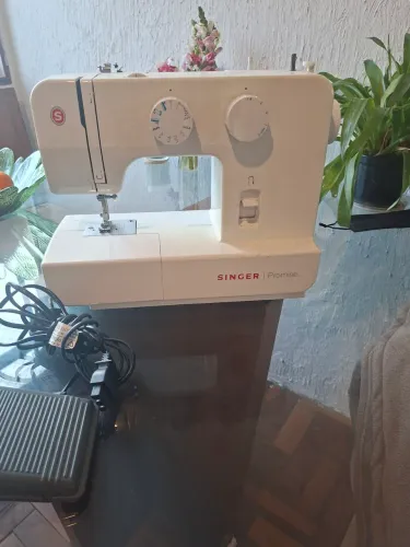 Máquina de Costura Singer Promise 1409