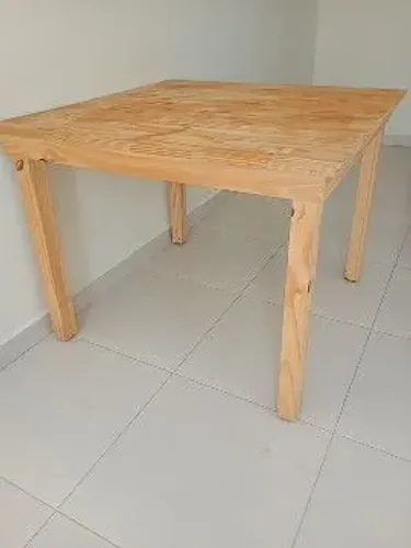 Mesa de jantar para 4 pessoas