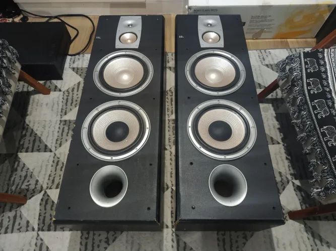 Par de Caixas Torres JBL Northridge California ND310 