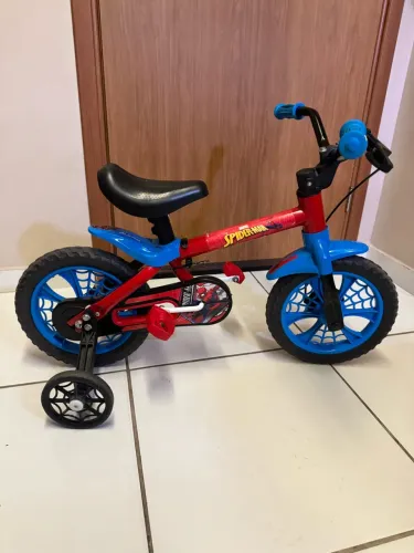 BICICLETA DO HOMEM ARANHA INFANTIL DE 2 À 4 ANOS