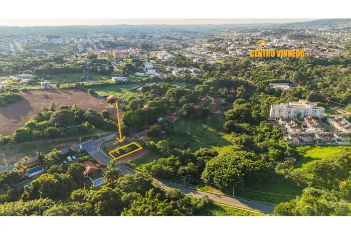 RE/MAX Casanova vende terreno com 300m², R$ 450.000,00, no bairro Pinheirinho em Vinhedo