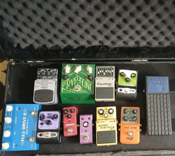 Pedais e pedal board 