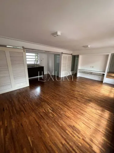 Apartamento Reformado à Venda ou para Alugar no Jardim América, 100 m², 2 suítes, 1 vaga.