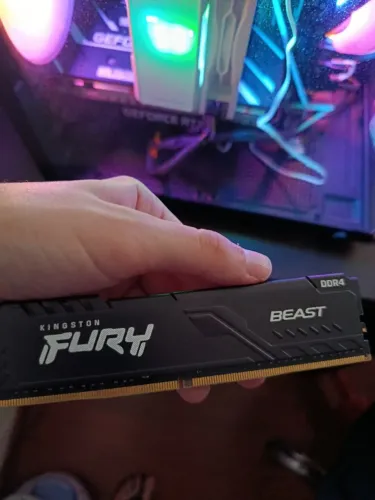 Memoria Ram 8gb DDR4 kingston fury - 2 unidades - compre junto ou separado 350cada