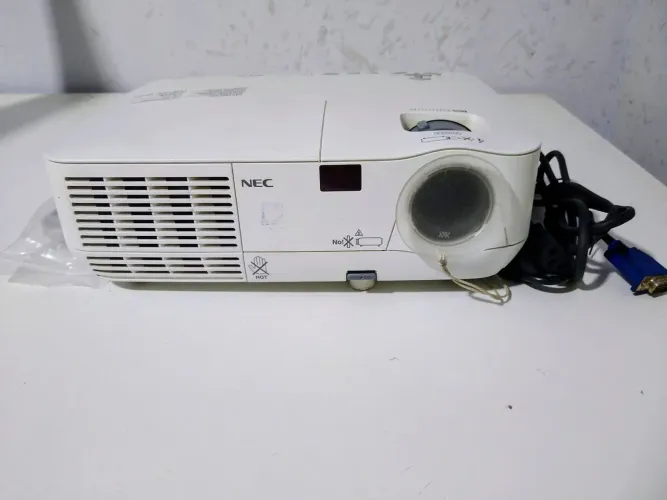 Projetor NEC NP115 