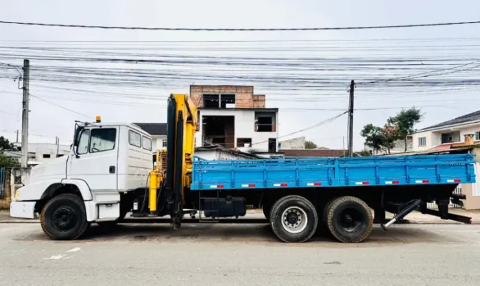 Vendo este Conjunto Caminhao c/ Munck Madal 35 4H 3M Conjunto em Curitiba Diret c/ Prop