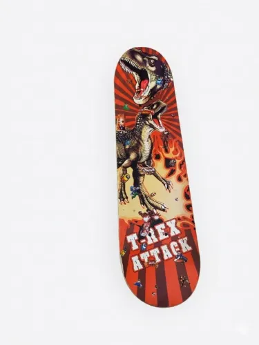 SKATE T-REX COM ADESIVOS DIVERSOS (USADO)