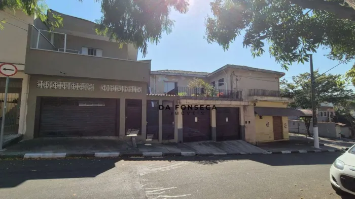 Terreno com 4 Casas