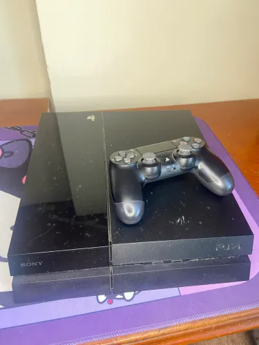 PlayStation 4 à venda