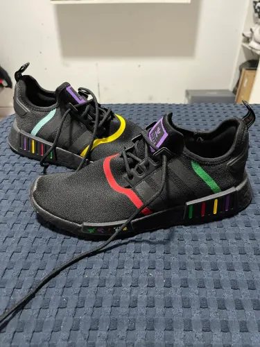 Tênis Adidas NMD R 1 edição especial Pixar