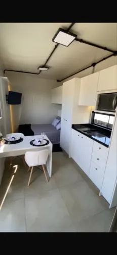 Alugo studio 100% mobiliado-alto padrão e baixo custo