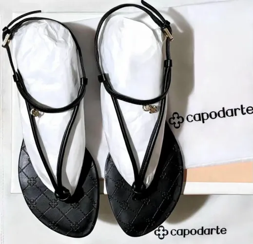 Sandália Rasteira CAPODARTE. NOVA, Cor Preto.