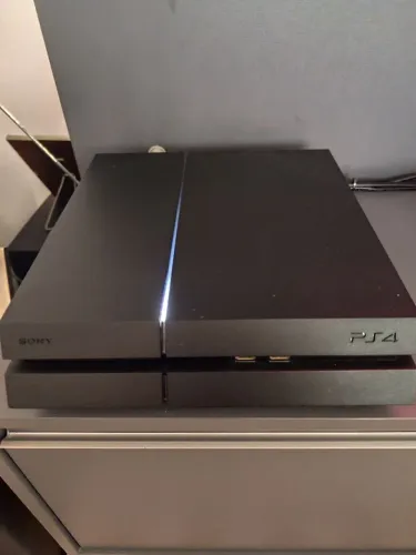 Playstation 4 1TB - Excelente estado!