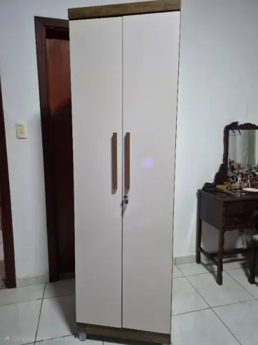 Armário Multiuso duas portas guarda-roupas, sapateiro