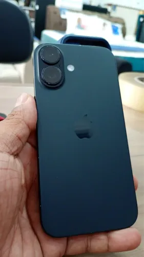 iPhone 16 normal