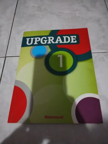 Livro de inglês upgrade 1 Richmond 