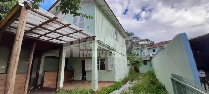 Ótima casa para locação no bairro da Lagoa!