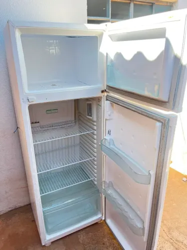 Geladeira Consul 220V