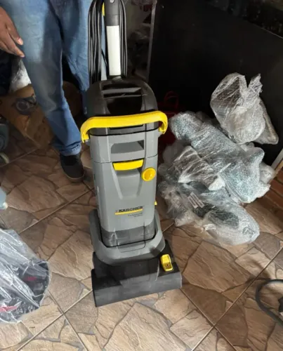 Imbatível Karcher BR 30/4c lava e seca 