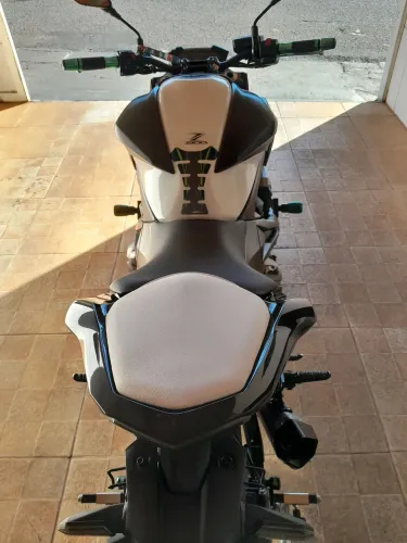 Z800 a venda para exigentes.