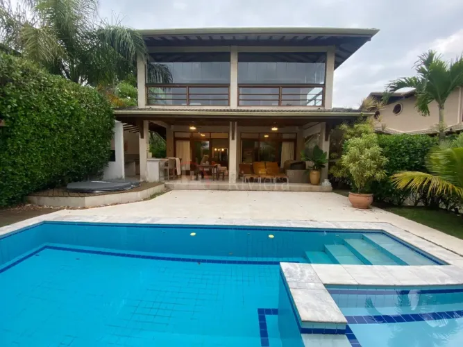 Casa a venda em Maresias, Condomínio Fechado Frente ao Mar com Localização Privilegiada em
