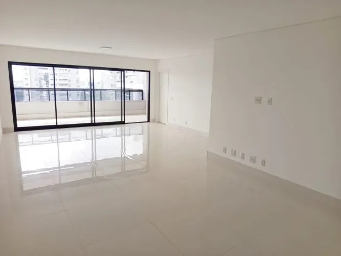 4 suites plenas, 6 banheiros, 268m, porcelanato