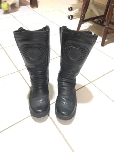 Botas novas tamanho =40