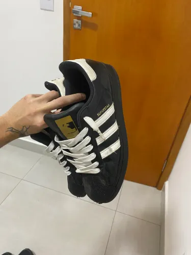 Dois tenis por 300 reais